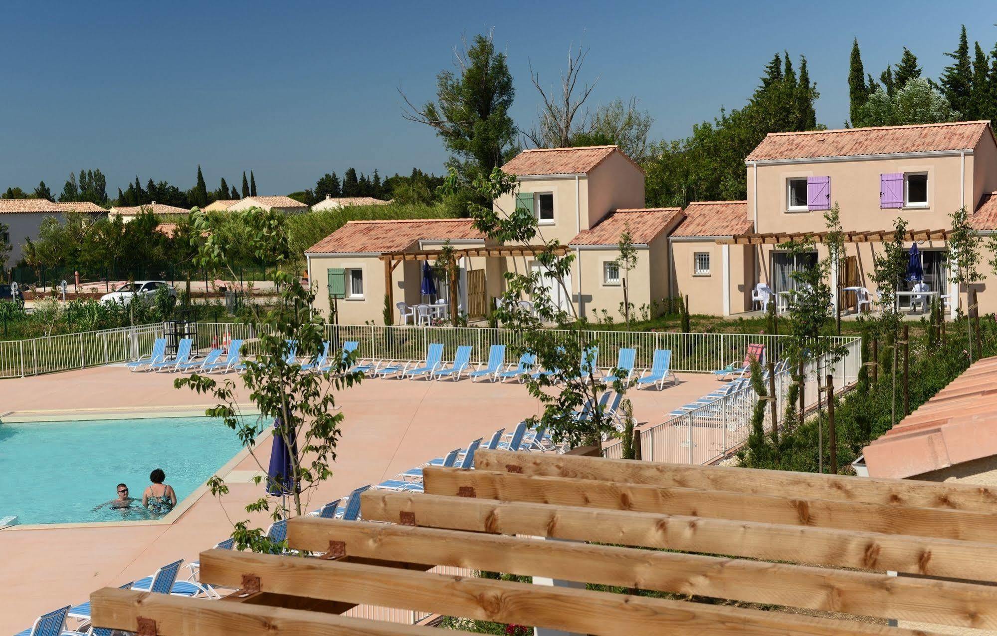 Residence Odalys Le Mas Des Alpilles Paradou Exterior foto